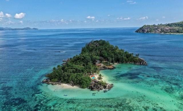 Pulau di Kepulauan Seribu. Foto hanya ilustrasi, bukan tempat sebenarnya. Sumber:Unsplash/Kamil Rogalinski