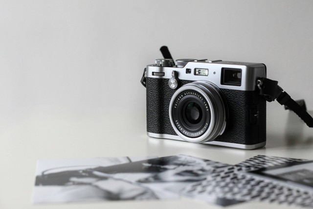 Ilustrasi kamera mirrorless murah di bawah 5 juta. Foto: Unsplash.com