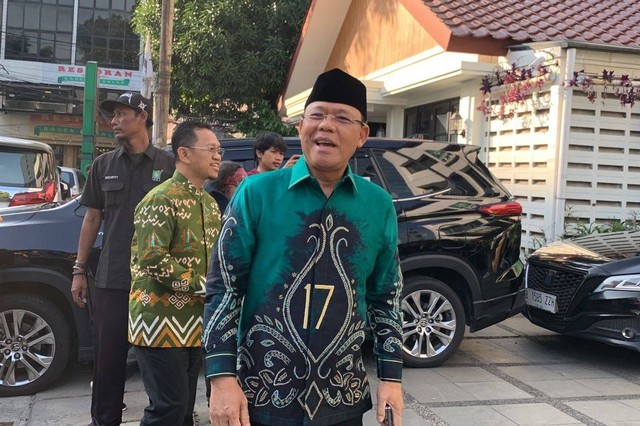 Plt. Ketum PPP Muhammad Mardiono tiba  di DPP PKB pada Senin (29/4/2024). Foto: Luthfi Humam/kumparan