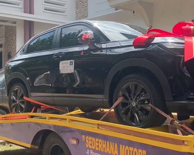 Mobil HR-V seserahan lamaran di Pati. Dok: Zuliana Noviyanti untuk kumparan