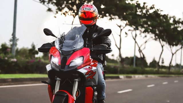 Test ride BMW S1000XR. Foto: Bangkit Jaya Putra/kumparan