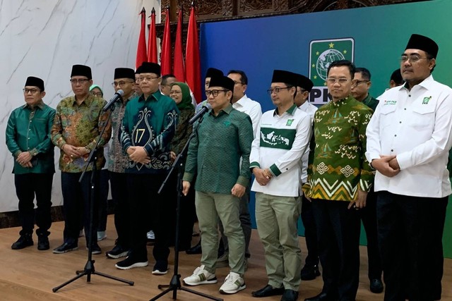Konferensi pers Plt. Ketum PPP, Muhammad Mardiono dan Ketum PKB, Muhaimin Iskandar usai melakukan pertemuan di DPP PKB, Jakarta, Senin (29/4/2024).  Foto: Luthfi Humam/kumparan