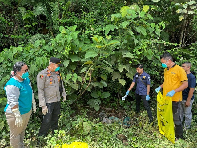 Kerangka manusia yang ditemukan warga di Ketapang. Foto: Dok. Polres Ketapang