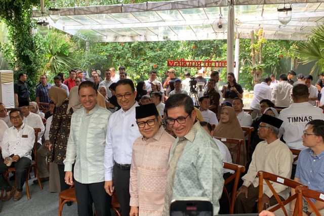 Suasana silaturahmi & penutupan Rangkaian Pilpres 2024 TIMNAS AMIN di kediaman Anies Baswedan, Lebak Bulus, Jakarta pada Selasa (30/4/2024).  Foto: Luthfi Humam/kumparan