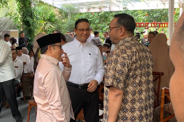 Suasana silaturahmi & penutupan Rangkaian Pilpres 2024 TIMNAS AMIN di kediaman Anies Baswedan, Lebak Bulus, Jakarta pada Selasa (30/4/2024).  Foto: Luthfi Humam/kumparan