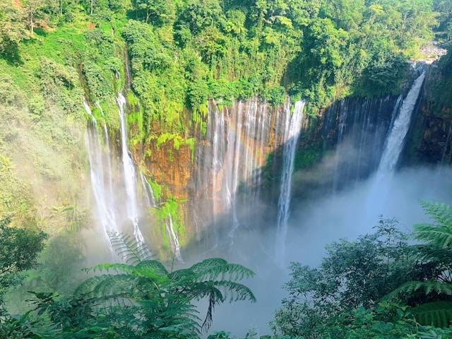 Air Terjun di Jawa Timur. Sumber: unsplash/ Yifan Song