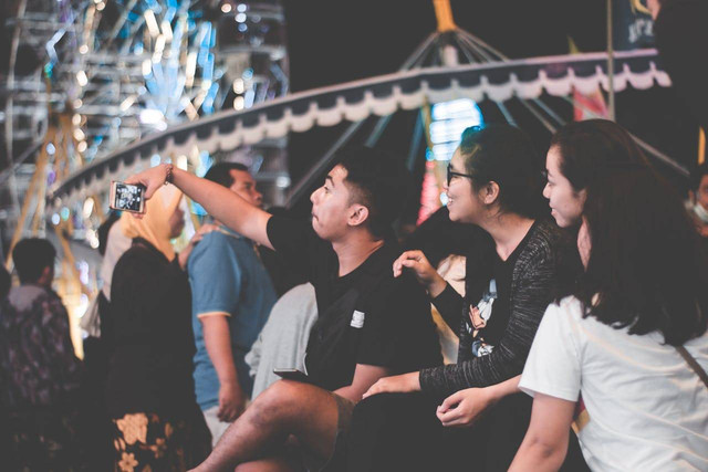Ilustrasi Contoh Sikap Persatuan dan Kesatuan di Masyarakat, foto:pexels