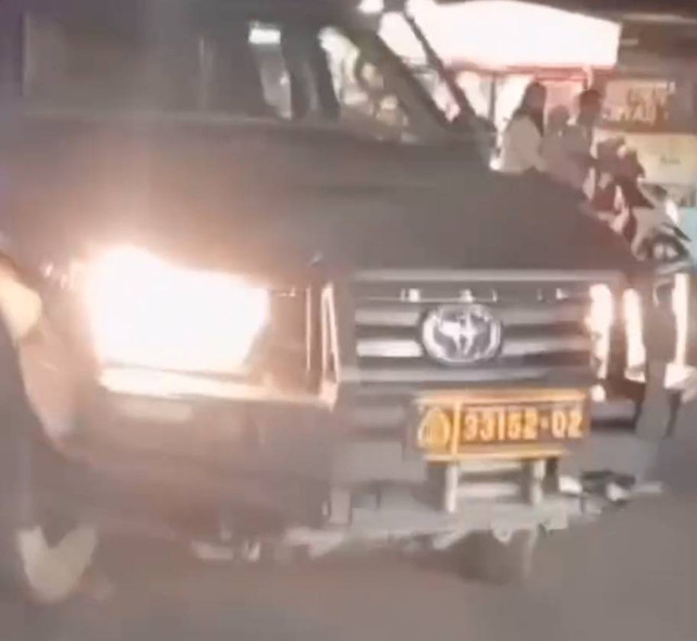 Mobil dinas Polri yang tabrak lari di Depok. Dok: Ist.