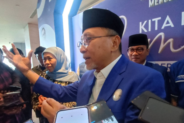 Menteri Perdagangan Zulkifli Hasan usai menghadiri acara Halalbihalal dan Rakorwil Menuju Pilkada 2024 di Hotel Vasa Surabaya, Selasa (30/4/2024). Foto: Farusma Okta Verdian/kumparan