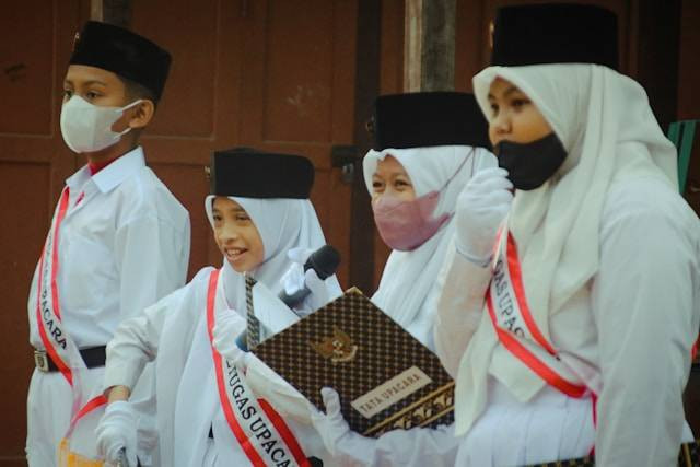 Lagu Wajib Hari Pendidikan Nasional. Foto hanya ilustrasi. Sumber foto: Unsplash/Syahrul