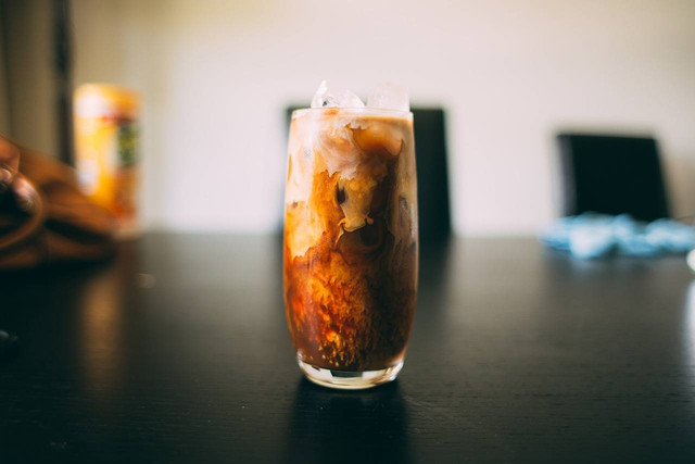 Ilustrasi Apakah cold brew sama dengan es kopi?. Sumber: pixabay