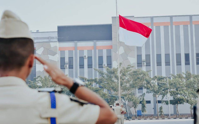 Ilustrasi perbedaan bendera Indonesia dan Monako. Sumber: bima/pexels.com