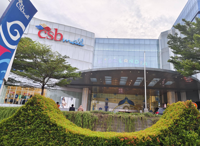 Pusat perbelanjaan Cirebon Super Blok (CSB) Mall. Foto: Tarjoni/Ciremaitoday