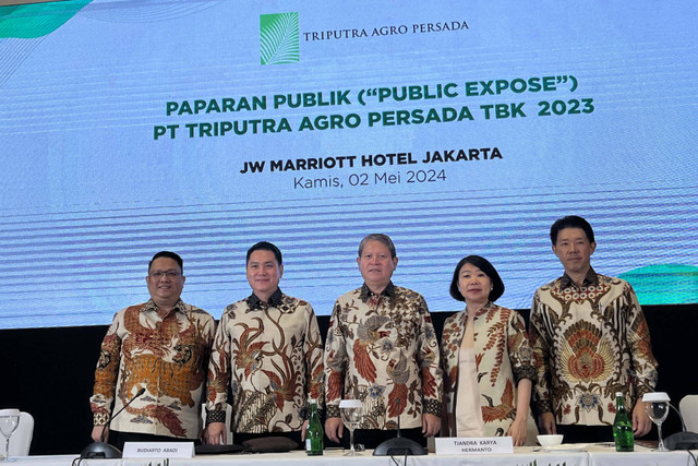 Direksi PT Triputra Agro Persada Tbk (TAPG) dalam paparan publik di Jakarta, Kamis (2/5/2024). Foto: Ghinaa Rahmatika/kumparan