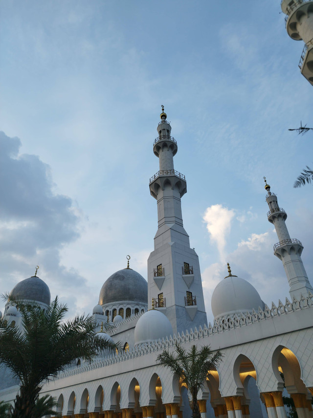 Pemandangan Senja di Masjid Sheikh Zayed Solo | sumber : dok.pribadi