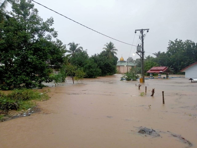 Suasan banjir bandang hingga tanah longsor yang terjadi di Kabupaten Luwu, Sulawesi Selatan, pada Jumat (3/5). Foto: Dok. Istimewa