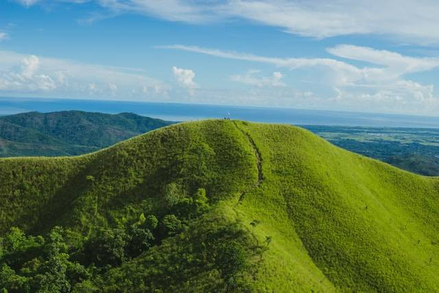 Bukit Indah Simarjarunjung. Foto hanya ilustrasi bukan tempat sebenarnya. Sumber foto: Unsplash.com/Traworld Official