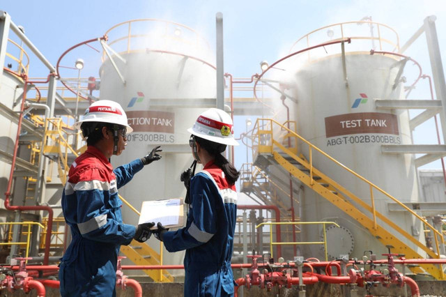 Pertamina siapkan seluruh sumber daya hadapi trilema energi, di antaranya melalui peningkatan produksi hulu, kilang dan pemanfaatan energi transisi. Foto: Dok. Pertamina