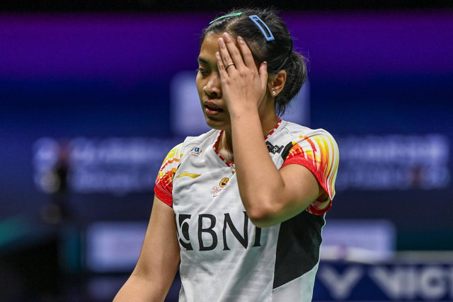 Tunggal putri Indonesia Gregoria Mariska Tunjung saat melawan tunggal putri China Chen Yu Fei dalam final Piala Uber 2024 di Chengdu Hi Tech Zone Sports Center Gymnasium, Chengdu, China, Minggu (5/5/2024). Foto: Galih Pradipta/ANTARA FOTO