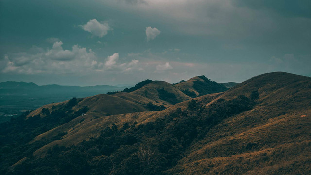 Gunung Pusuk Buhit. Foto hanya ilustrasi, bukan tempat sebenarnya. Sumber: Unsplash/muhammad hafizh