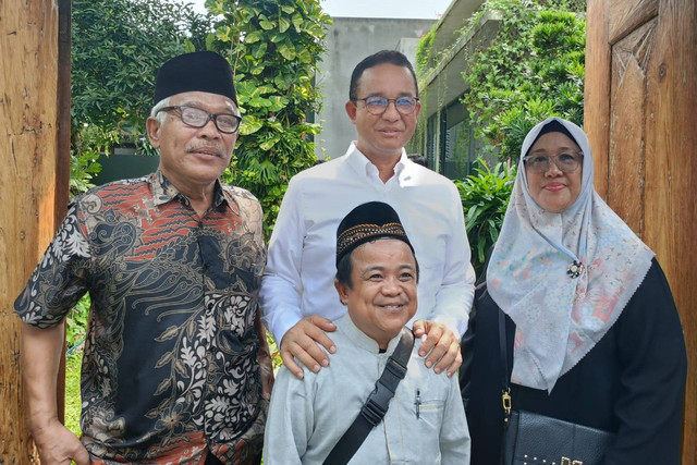 Warga Kampung Akuarium berkunjung ke Pendopo Anies Baswedan, Selasa (30/4/2024). Foto: Dok. Istimewa