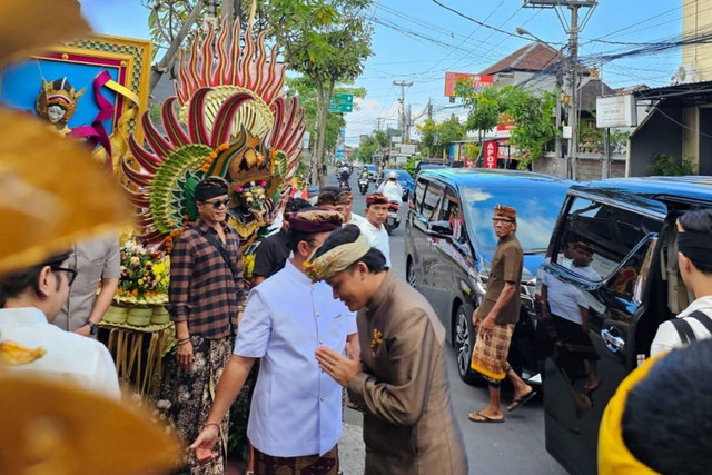 Rizky Febian tiba di kediaman Mahalini di Bali. Foto: Dok. Istimewa