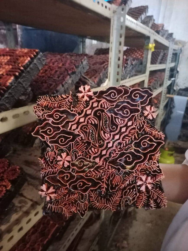 Cetakan Motif Mega Mendung, Produksi Batik Hilma (Sumber: Dokumen Pribadi)