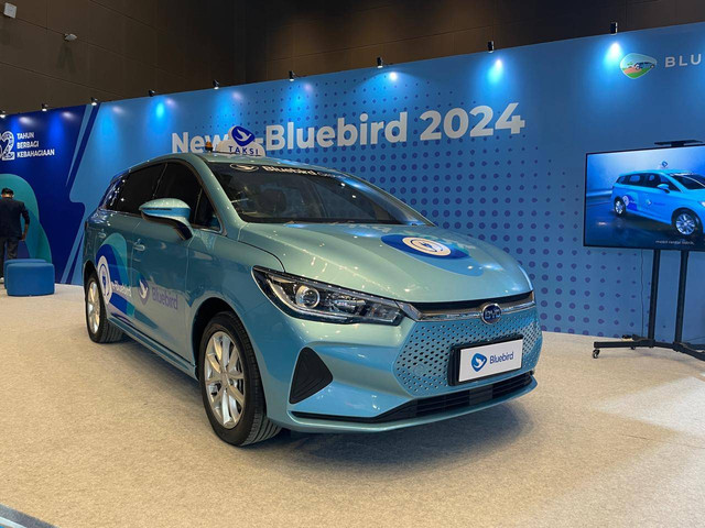 Wujud taksi listrik terbaru Bluebird, BYD E6 Gen2. Foto: Sena Pratama/kumparan