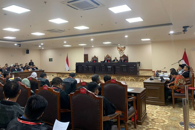 Suasana sidang sengketa hasil Pemilu 2024 di panel II MK, Jakarta, Senin (6/4/2024). Foto: Luthfi Humam/kumparan