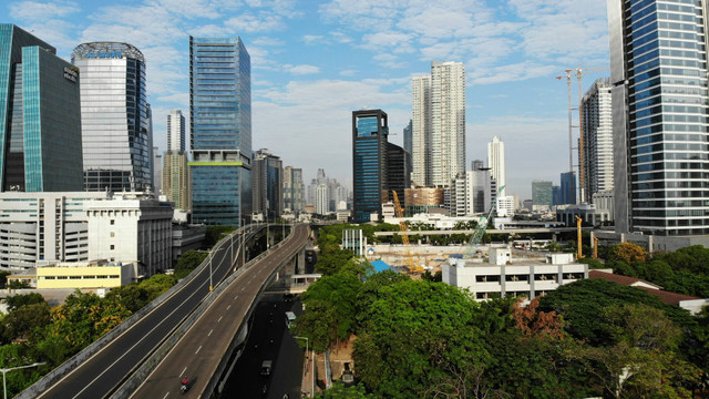 Flyover Terpanjang di Jakarta. Foto hanya sebagai ilustrasi. Sumber: Unsplash/Mahmur Marganti.
