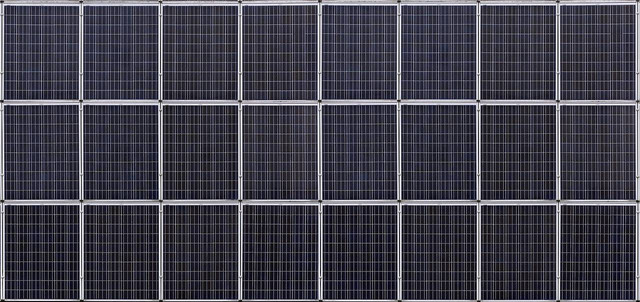 Ilustrasi panel surya monocrystalline. Sumber : Pixabay 