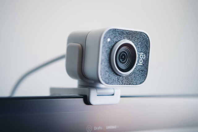 ilustrasi webcam untuk video conference. Foto: Unsplash