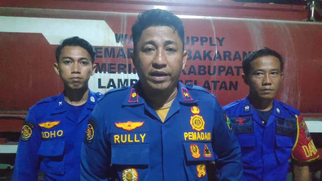 Kabid Damkar Dinas Pemadam Kebakaran dan Penyelamatan (Damkarmat) Kabupaten Lampung Selatan, Rully Fikriansah. | Foto: Dok Istimewa