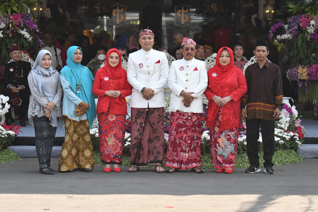 Wali Kota Surabaya Eri Cahyadi bersama Wakil Wali Kota Surabaya Armuji. Foto: Dok. Istimewa