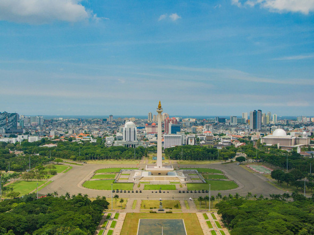 Monumen di Jakarta. Foto hanya sebagai ilustrasi. Sumber: Unsplash/Affan Fadhlan.