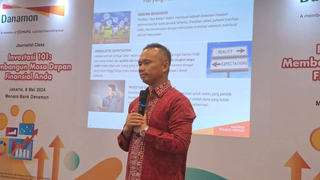 Consumer Funding & Wealth Business Head, PT Bank Danamon Indonesia Tbk, Ivan Jaya dalam acara Journalist Class "Investasi 101: Membangun Masa Depan Finansial Anda" di Jakarta, pada Rabu (8/5/2024). Foto: Ghifari/Kumparan