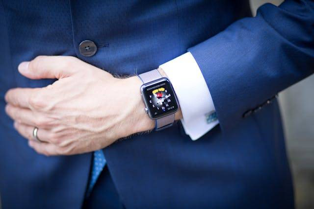 Ilustrasi smartwatch terbaik untuk pria. Foto: Pexels.com
