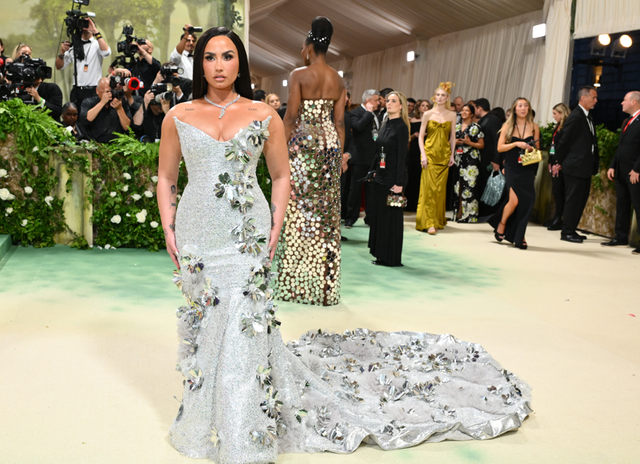 Kemunculan Demi Lovato di Met Gala setelah delapan tahun. Foto: AFP/Angela Weiss