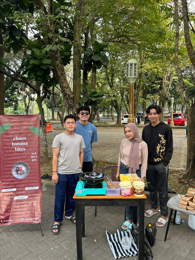 Dokumentasi Pribadi. Foto saat berjualan di acara Amor. (Foto:Fariz Ammar Ibrahim)