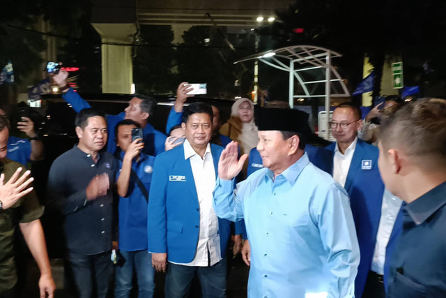 Prabowo tiba acara Bimtek dan Rakornas Pilkada PAN di Hotel JS Luwansa, Jakarta Selatan, Kamis (9/5/2024). Foto: Zamachsyari/kumparan