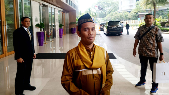 Ust Maulana hadiri pernikahan Rizky Febian dan Mahalini di Kawasan Kuningan, Jakarta Selatan, Jumat (10/5). Foto: Giovanni/kumparan