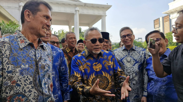Ketum PAN Zulkifli Hasan bersama Ketua DPD PAN di Istana Kepresidenan. Foto: Nadia Riso/kumparan