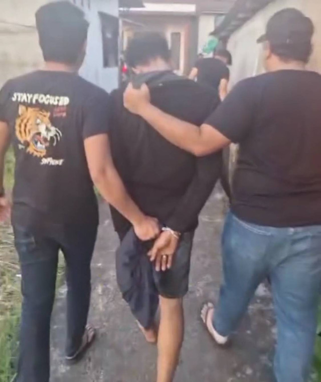 Tim Resmob Polda Kalbar saat menangkap pelaku curanmor di Pontianak. Foto: Dok. Istimewa