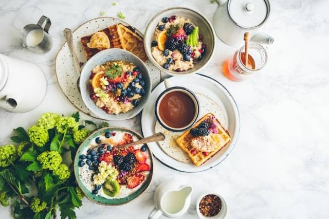 Ilustrasi untuk rekomendasi sarapan di Bandung, Foto: Unsplash/Brooke Lark