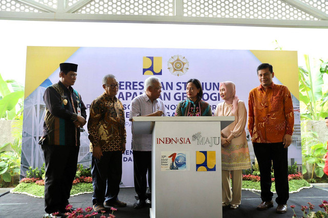 Menteri PUPR RI Basuki Hadimulyono meresmikan Stasiun Lapangan Geologi Prof R. Soeroso Notohadiprawiro, Sabtu (11/5/2024).  Foto: Dok. UGM