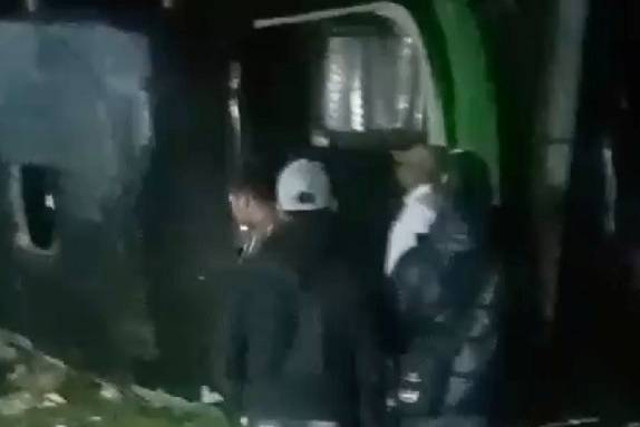 Tangkapan layar video kecelakaan bus rombongan perpisahan SMK Lingga Kencana Kota Depok, di Ciater Subang, Sabtu (11/5/2024). Foto: Dok. Istimewa