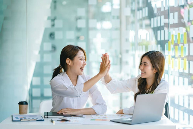 Ilustrasi kembali produktif di kantor setelah long weekend. Foto: Shutterstock