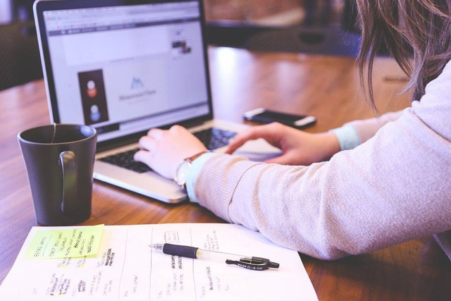 Ilustrasi Jelaskan Bahwa Startup Digital Dapat Cepat Berkembang di Indonesia. Sumber: Foto Pixabay/StartupStockPhotos