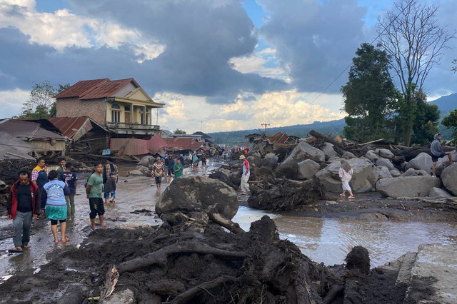 Kondisi usai banjir lahar dingin Gunung Marapi di Nagari Bukik Batabuah, Agam, Sumatera Barat, Senin (13/5/2024). Foto: kumparan