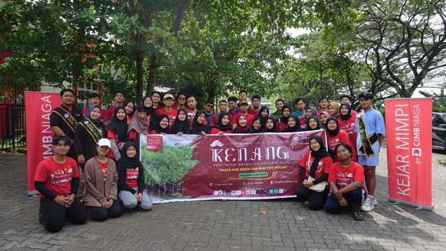 Foto Bersama Panitia, Delegasi & Volunteer. Sumber: Tim Media Kejar Mimpi Semarang